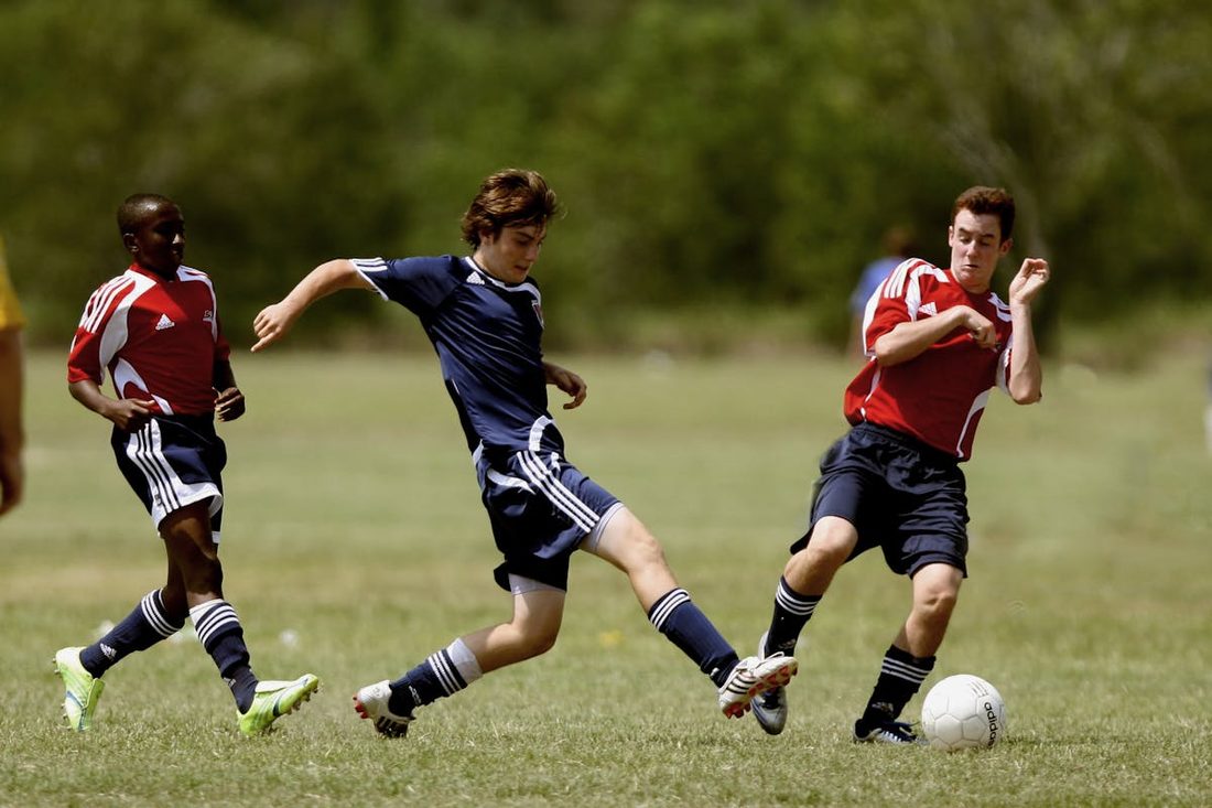 M88官网APP · 赛场氛围（界面示意）